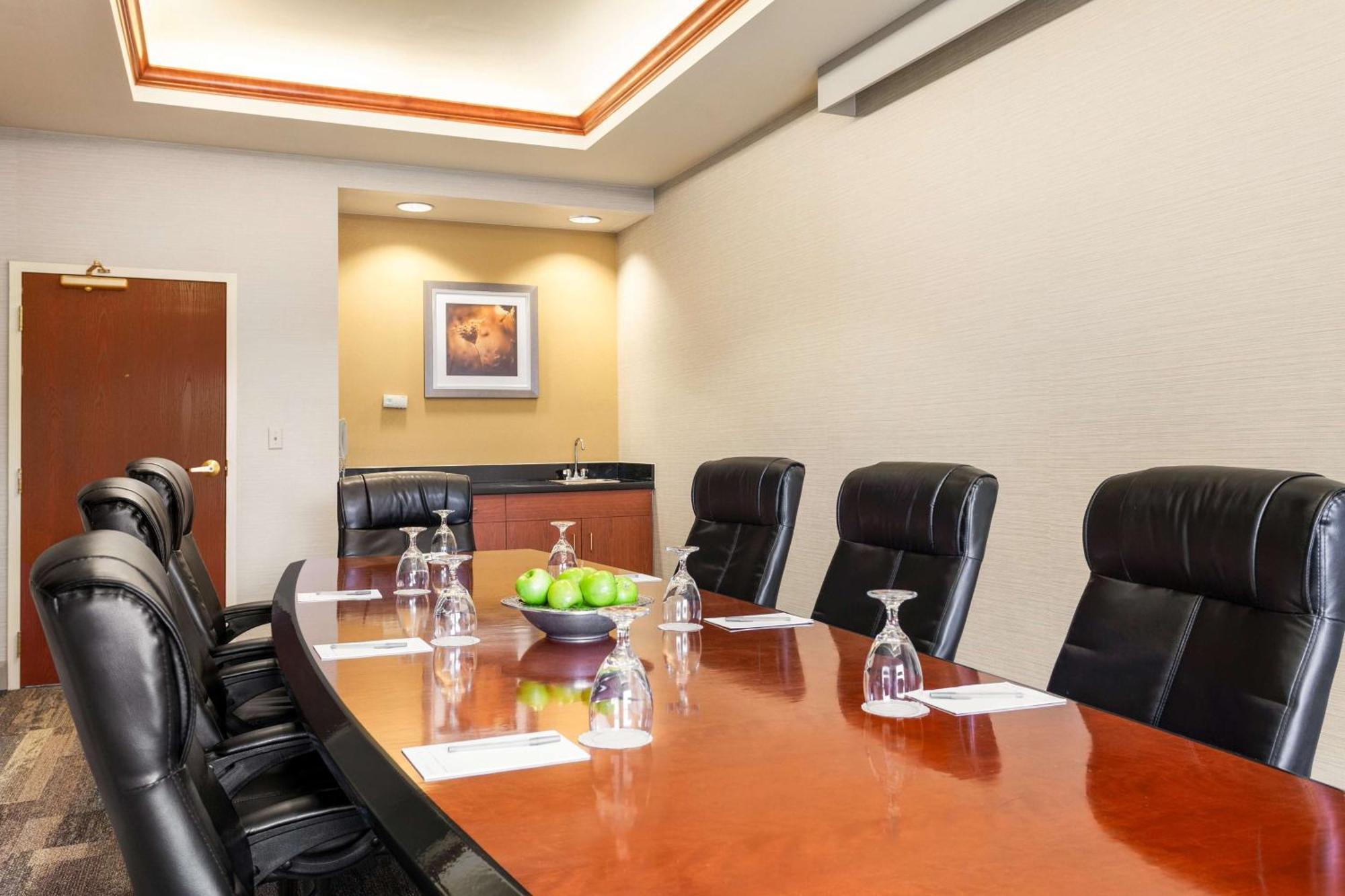 Hampton Inn & Suites Denver-Cherry Creek Экстерьер фото