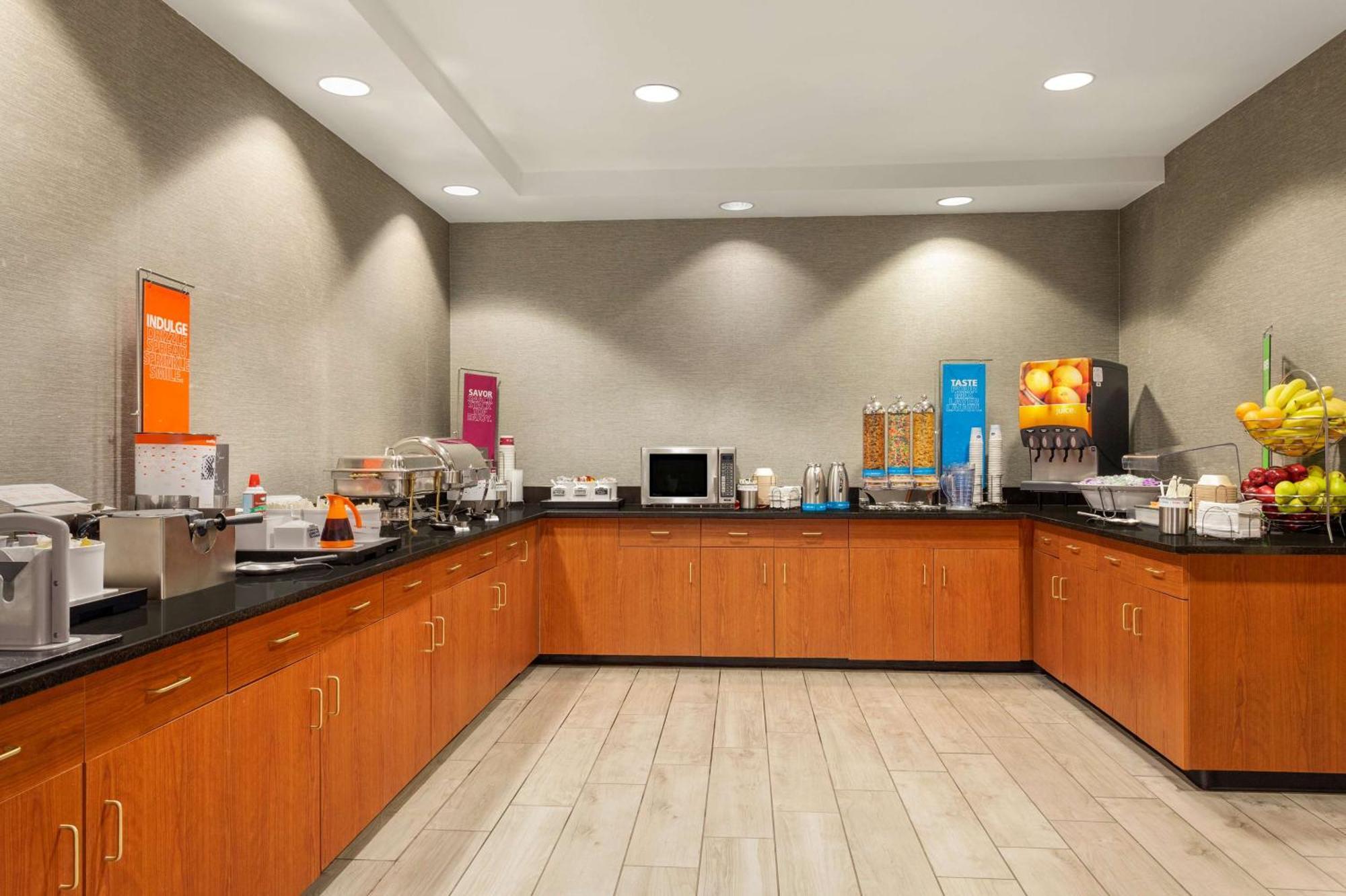 Hampton Inn & Suites Denver-Cherry Creek Экстерьер фото