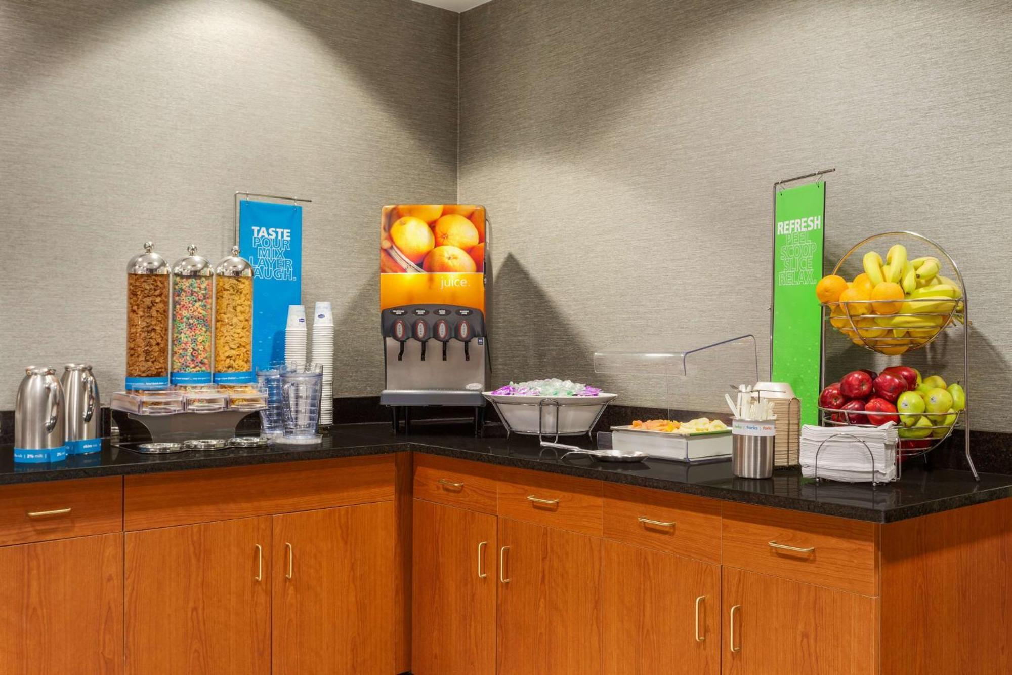 Hampton Inn & Suites Denver-Cherry Creek Экстерьер фото
