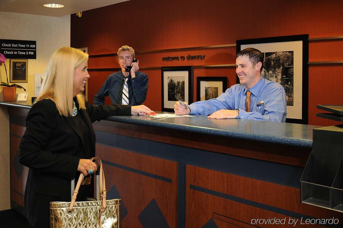Hampton Inn & Suites Denver-Cherry Creek Интерьер фото